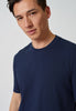 Nahaufnahme von einem Herren-Model, das HU dress blue baumwolle Shirt kurzarm trägt