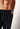 Nahaufnahme von einem Herren-Model, das HU black baumwolle Hose lang trägt