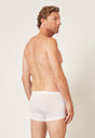 Rückansicht von einem Herren-Model, das HU white modal/viskose/tencel Pants trägt