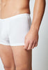 Nahaufnahme von einem Herren-Model, das HU white baumwolle Pants Doppelpack trägt