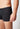 Nahaufnahme von einem Herren-Model, das HU black baumwolle Pants Doppelpack trägt