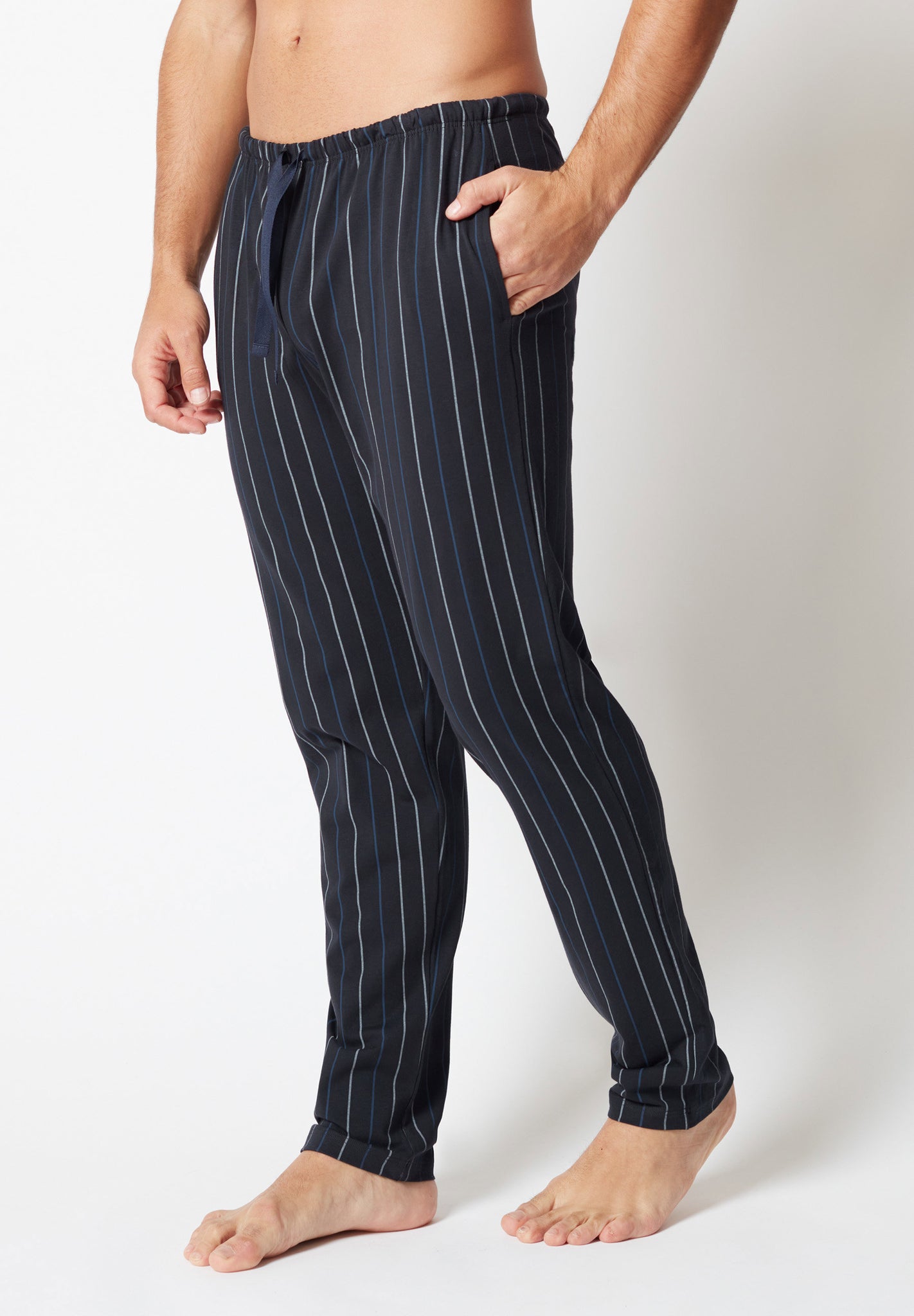 Vorderansicht von einem Herren-Model, das HU anthracite stripe baumwolle Hose lang trägt