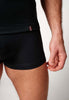 Ansicht von einem Herren-Model, das HU black modal/viskose/tencel Tanktop trägt