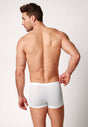 Rückansicht von einem Herren-Model, das HU white modal/viskose/tencel Pants trägt
