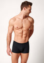 Vorderansicht von einem Herren-Model, das HU black modal/viskose/tencel Pants trägt