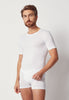Vorderansicht von einem Herren-Model, das HU white modal/viskose/tencel Shirt kurzarm trägt