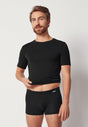 Vorderansicht von einem Herren-Model, das HU black modal/viskose/tencel Pants trägt