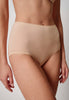 Nahaufnahme von einem Damen-Model, das HU dusty rose baumwolle Maxi Slip Doppelpack trägt
