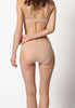 Rückansicht von einem Damen-Model, das HU nude baumwolle Rio Slip Doppelpack trägt