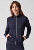 Vorderansicht von einem Damen-Model, das HU mood indigo modal/viskose/tencel Jacke trägt