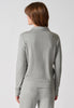 Rückansicht von einem Damen-Model, das HU light grey modal/viskose/tencel Jacke trägt