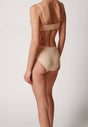 Rückansicht von einem Damen-Model, das HU dusty rose mikrofaser Midi Slip Doppelpack trägt