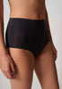 Nahaufnahme von einem Damen-Model, das HU black mikrofaser Maxi Slip trägt