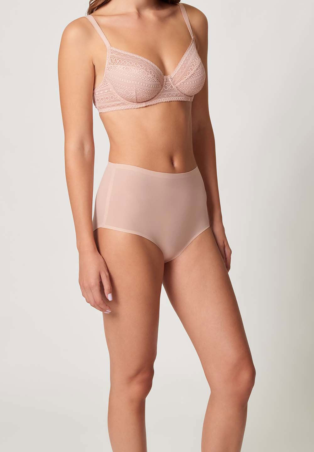 Vorderansicht von einem Damen-Model, das HU dusty rose mikrofaser Maxi Slip trägt