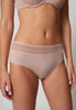Nahaufnahme von einem Damen-Model, das HU dusty rose mikrofaser Maxi Slip trägt
