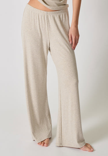 Vorderansicht von einem Damen-Model, das HU champagner baumwolle Hose lang trägt