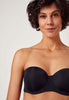 Nahaufnahme von einem Damen-Model, das HU black mikrofaser Bandeau BH trägt