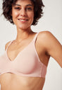 Nahaufnahme von einem Damen-Model, das HU dusty rose mikrofaser Bügel BH versteckte Bügel trägt