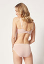 Rückansicht von einem Damen-Model, das HU dusty rose baumwolle Soft BH trägt