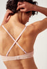 Nahaufnahme von einem Damen-Model, das HU dusty rose mikrofaser Spacer BH trägt