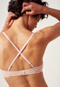 Nahaufnahme von einem Damen-Model, das HU dusty rose mikrofaser Spacer BH trägt