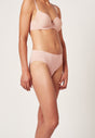 Vorderansicht von einem Damen-Model, das HU dusty rose baumwolle Rio Slip Doppelpack trägt
