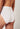 Nahaufnahme von einem Damen-Model, das HU white baumwolle Maxi Slip Doppelpack trägt
