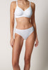 Vorderansicht von einem Damen-Model, das HU white baumwolle Midi Slip Doppelpack trägt