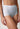 Nahaufnahme von einem Damen-Model, das HU white baumwolle Maxi Slip 4er Pack trägt