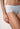 Nahaufnahme von einem Damen-Model, das HU white baumwolle Midi Slip 4er Pack trägt