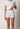 Vorderansicht von einem Damen-Model, das HU white baumwolle Maxi Slip kurzes Bein trägt
