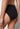 Nahaufnahme von einem Damen-Model, das HU black mikrofaser Midi Slip Doppelpack trägt