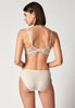Rückansicht von einem Damen-Model, das HU bridal blush mikrofaser Schalen BH trägt