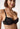 Nahaufnahme von einem Damen-Model, das HU black mikrofaser Push-up BH trägt
