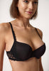 Nahaufnahme von einem Damen-Model, das HU black mikrofaser Push-up BH trägt