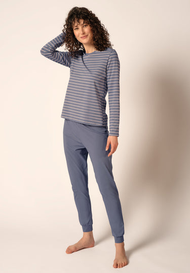 Vorderansicht von einem Damen-Model, das HU denim stripes baumwolle Pyjama lang trägt