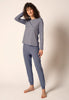 Vorderansicht von einem Damen-Model, das HU denim stripes baumwolle Pyjama lang trägt