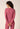 Rückansicht von einem Damen-Model, das HU rose wine modal/viskose/tencel Shirt langarm trägt