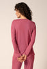 Rückansicht von einem Damen-Model, das HU rose wine modal/viskose/tencel Shirt langarm trägt