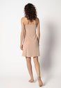 Rückansicht von einem Damen-Model, das HU nude modal/viskose/tencel Unterkleid trägt