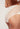 Nahaufnahme von einem Damen-Model, das HU whisper white mikrofaser Maxi Slip trägt