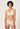Vorderansicht von einem Damen-Model, das HU whisper white mikrofaser Schalen BH trägt