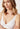 Nahaufnahme von einem Damen-Model, das HU white modal/viskose/tencel Soft BH trägt