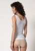 Rückansicht von einem Damen-Model, das HU white modal/viskose/tencel Tanktop trägt